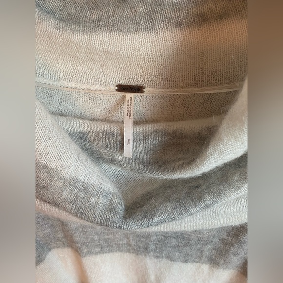 Free People Sweater - Picture 5 of 5